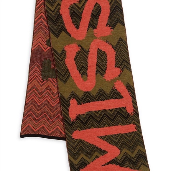 MISSONI WRITTEN IN ORANGE ACROSS A SIGNATURE CHEVON SCARF - Picture 13 of 16